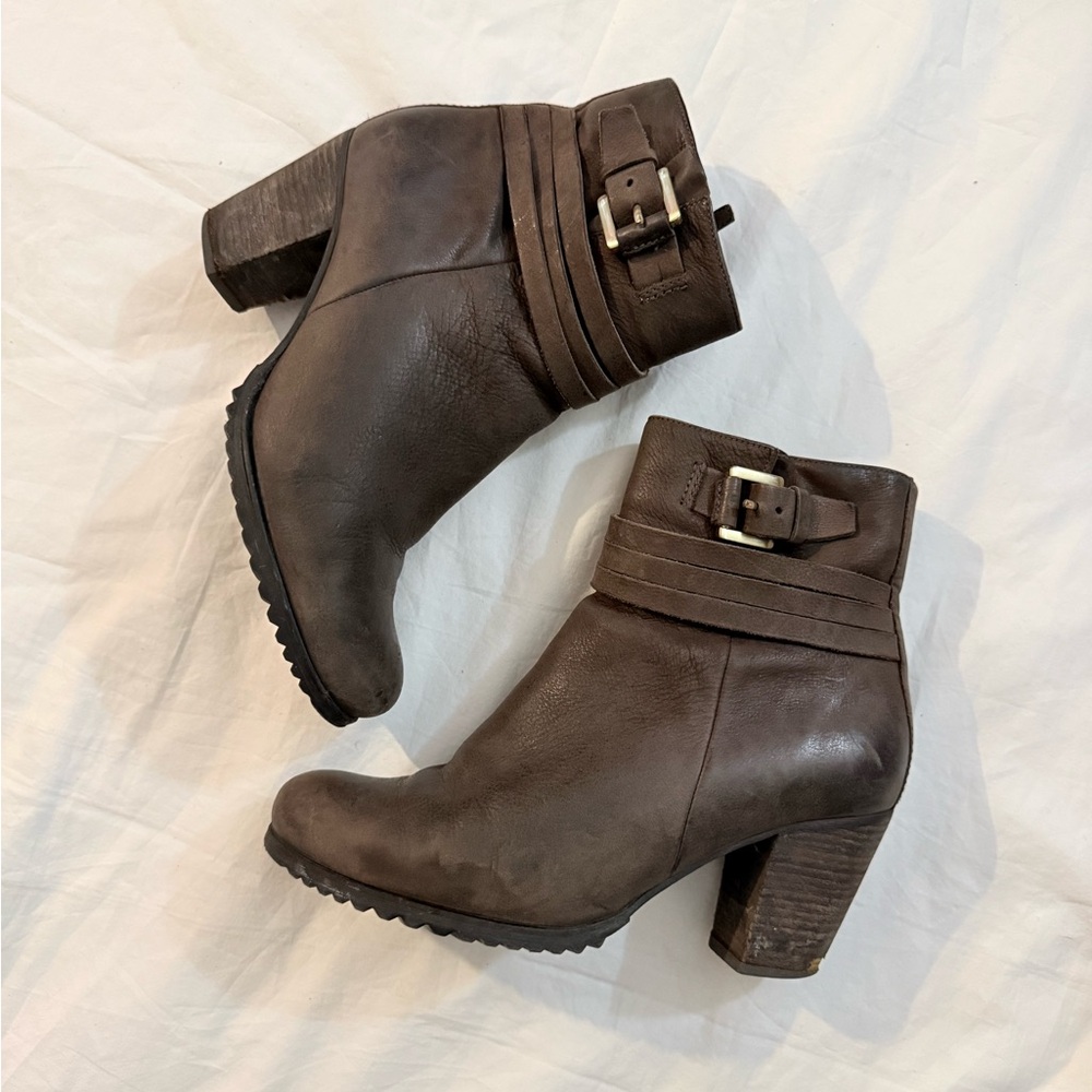 Ecco Dark Brown Ankle Booties
